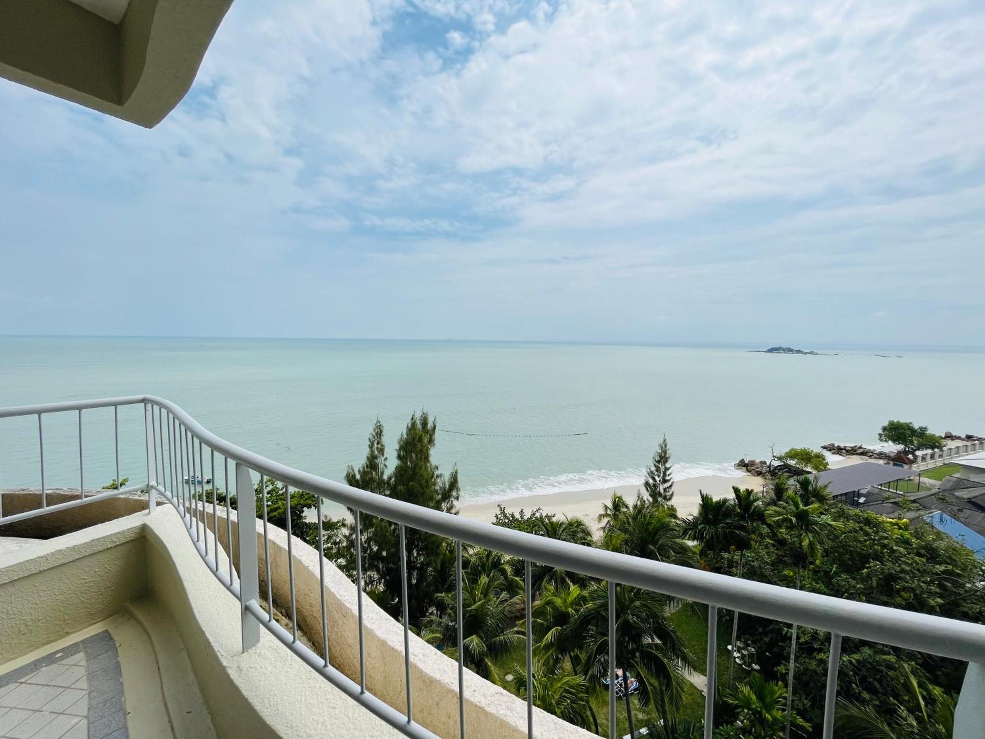 Paradise By The Sea In Penang By Veron At Rainbow Paradise Tanjung Bungah  Exteriör bild